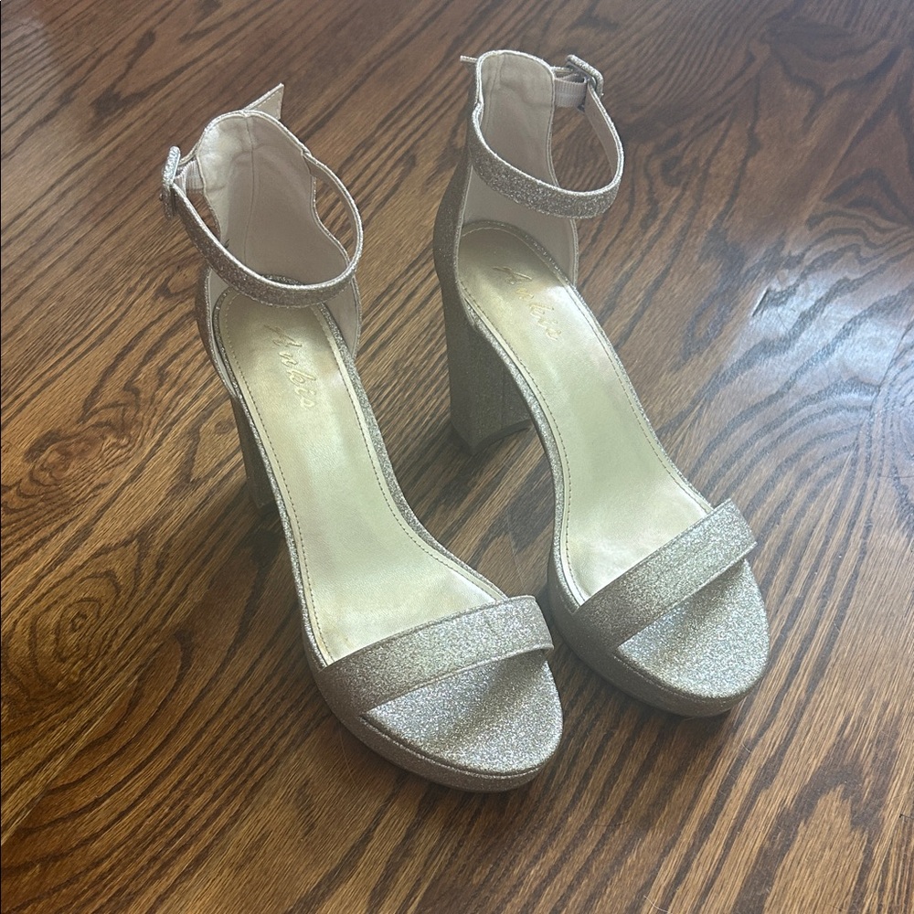 Elegant Gold Glitter Women's Heels Size 10